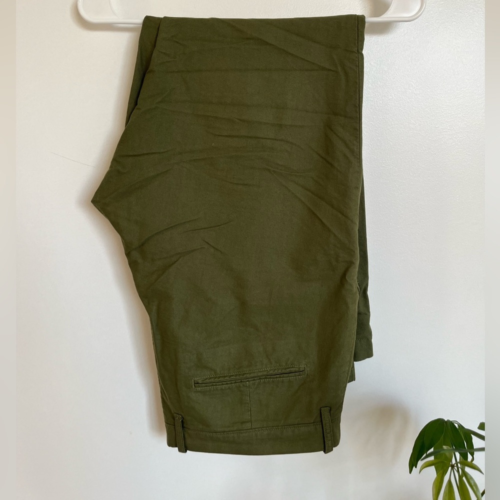 J Crew straight slim fit 770 army green chinos size 34/30